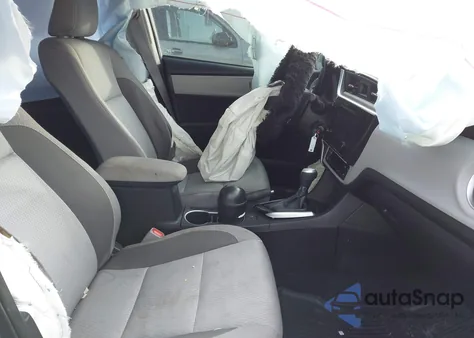 2018 Toyota Corolla Le z USA, uszkodzony, nr VIN 2T1BURHE8JC075960